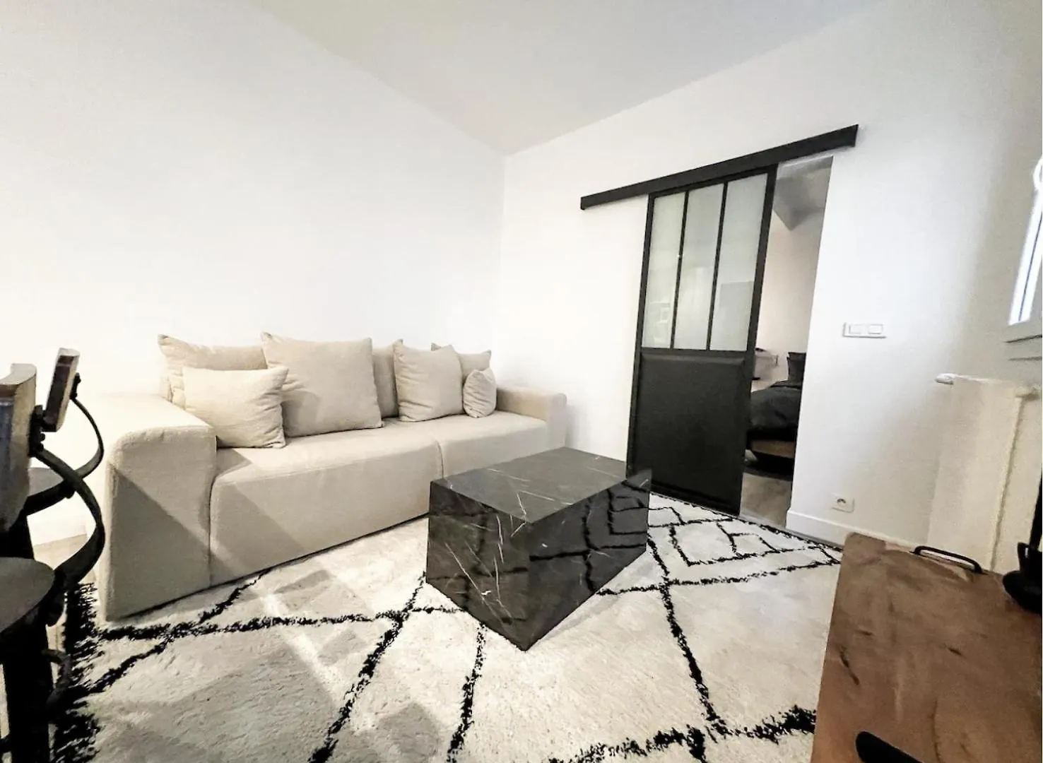 Apartman Suite Luxueuse Avec Jardin Privatif Et Jacuzzi Párizs
