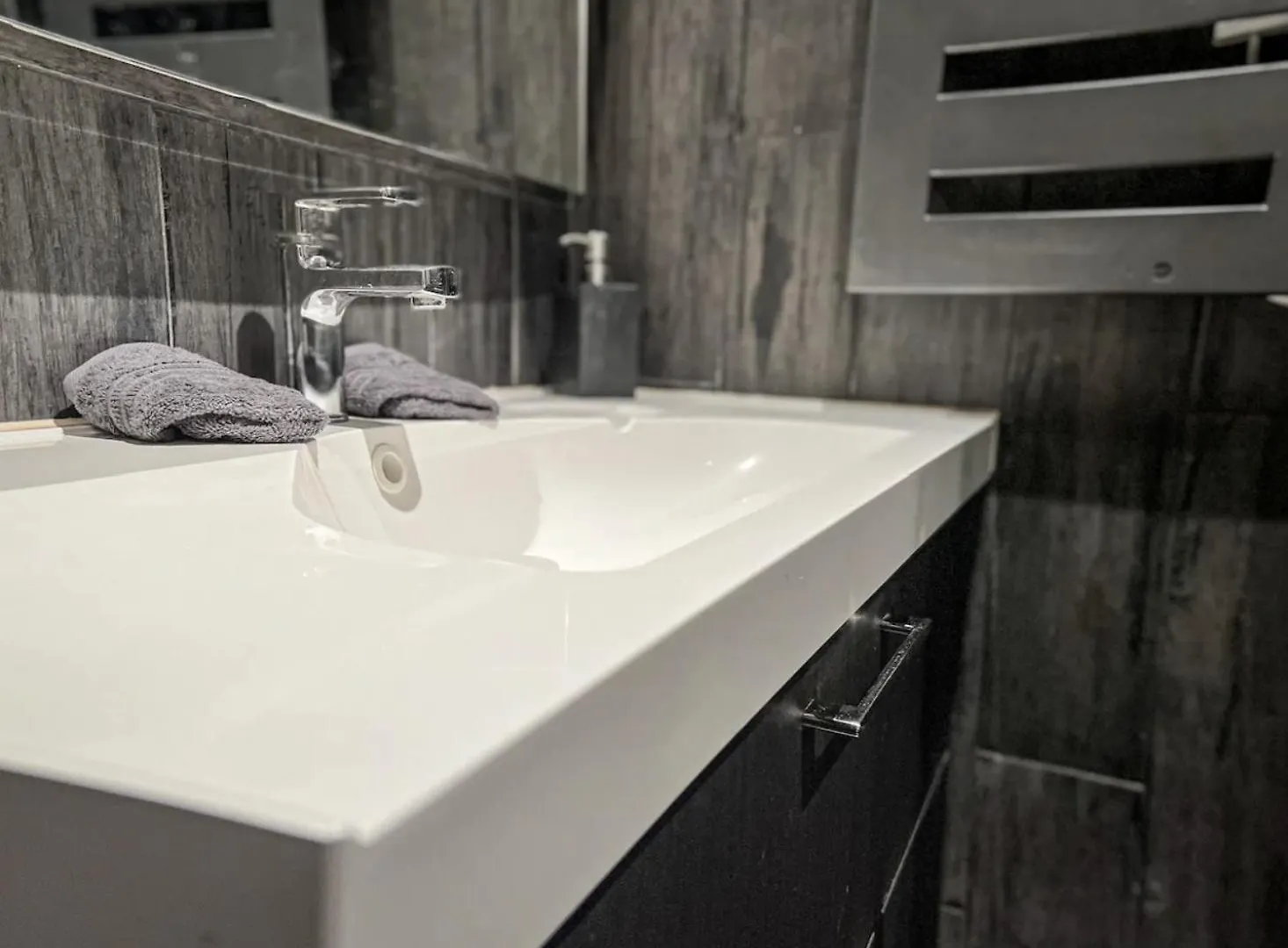 Suite Luxueuse Avec Jardin Privatif Et Jacuzzi Párizs