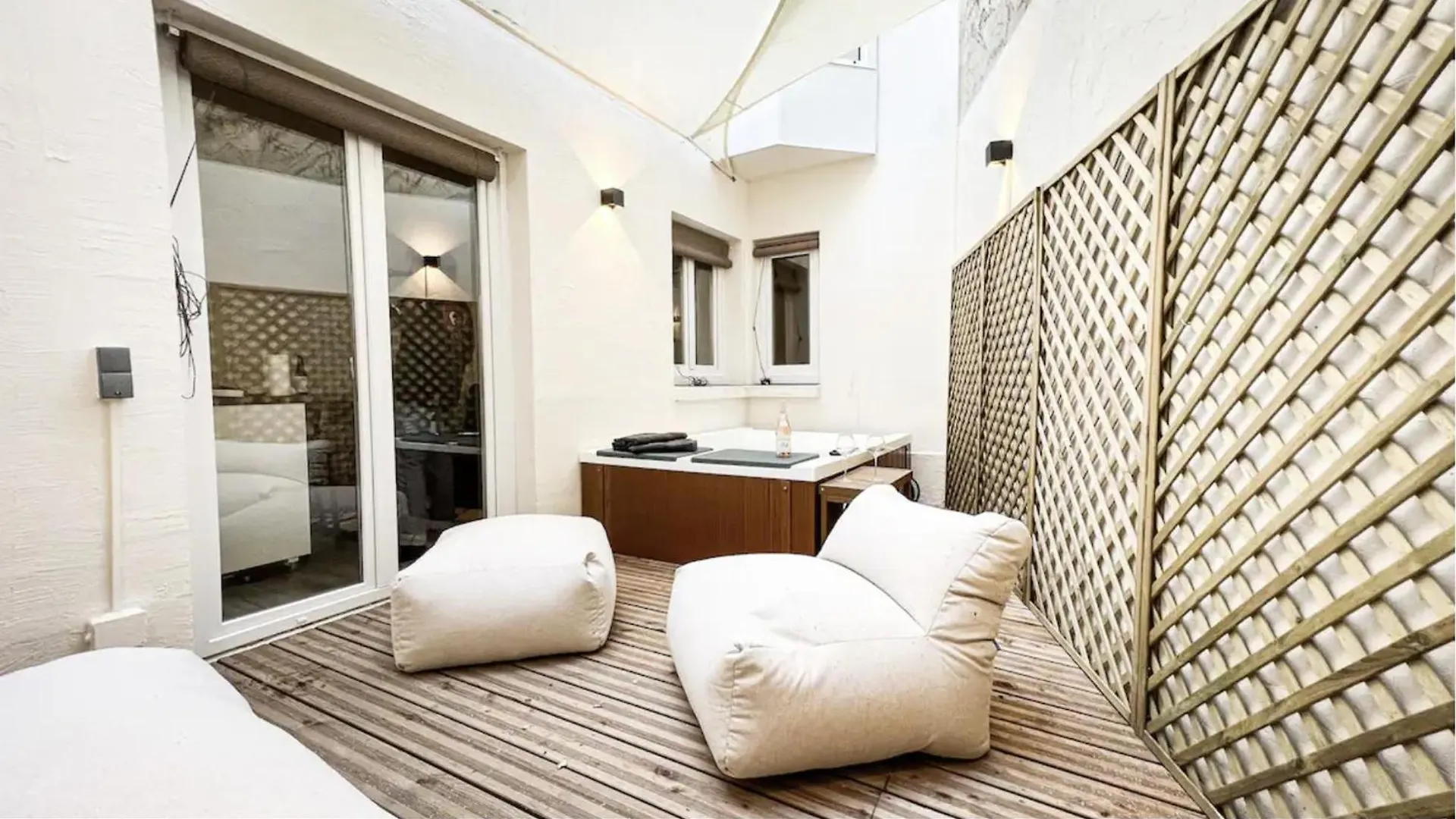 Apartment Suite Luxueuse Avec Jardin Privatif Et Jacuzzi Paris France